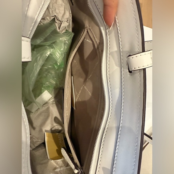 Michael Kors White Tote Bag - Picture 5 of 6